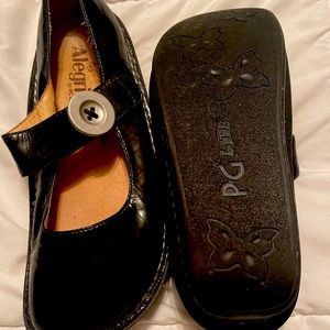 Algeria Nursing Clogs